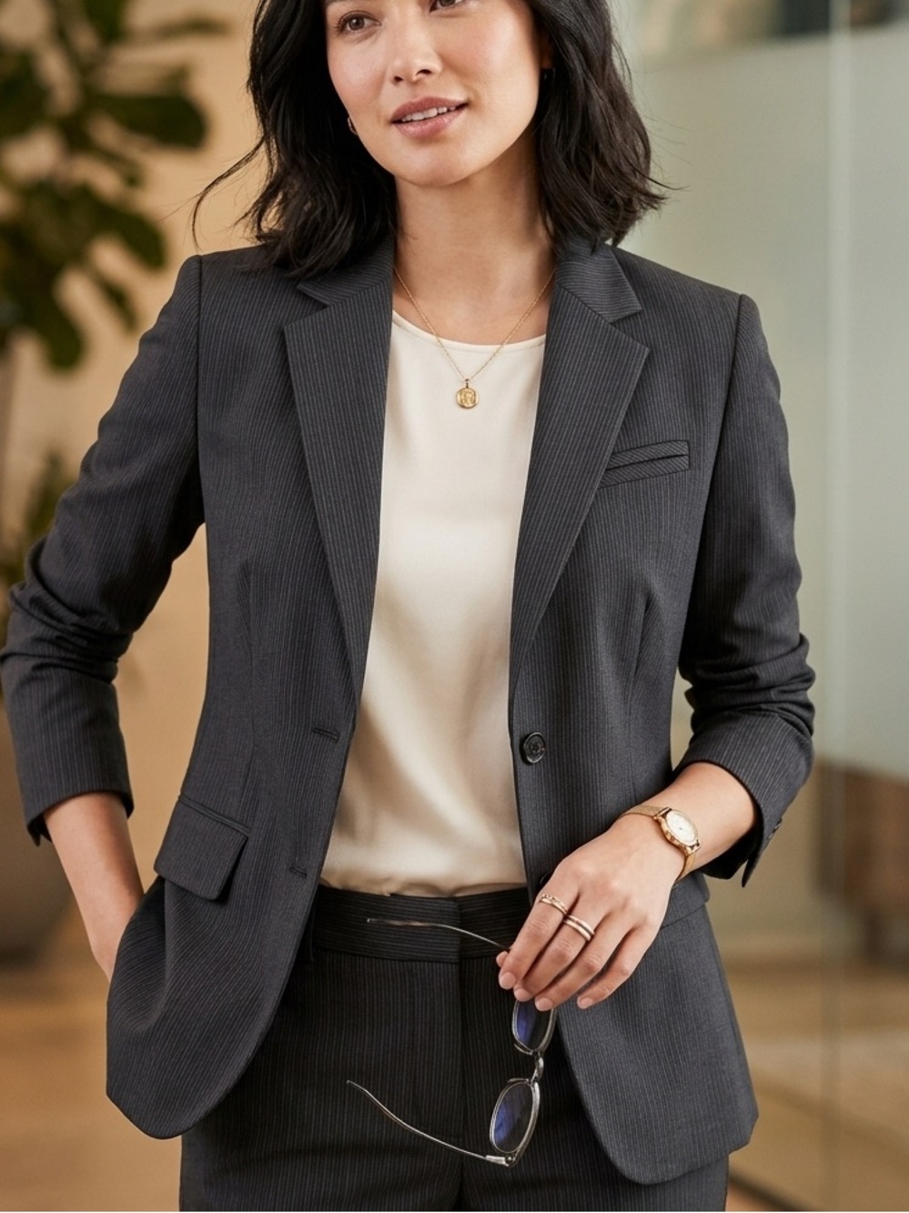 Esprit Black Pinstripe Tailored Blazer Jacket Office Professional woman’s size 6